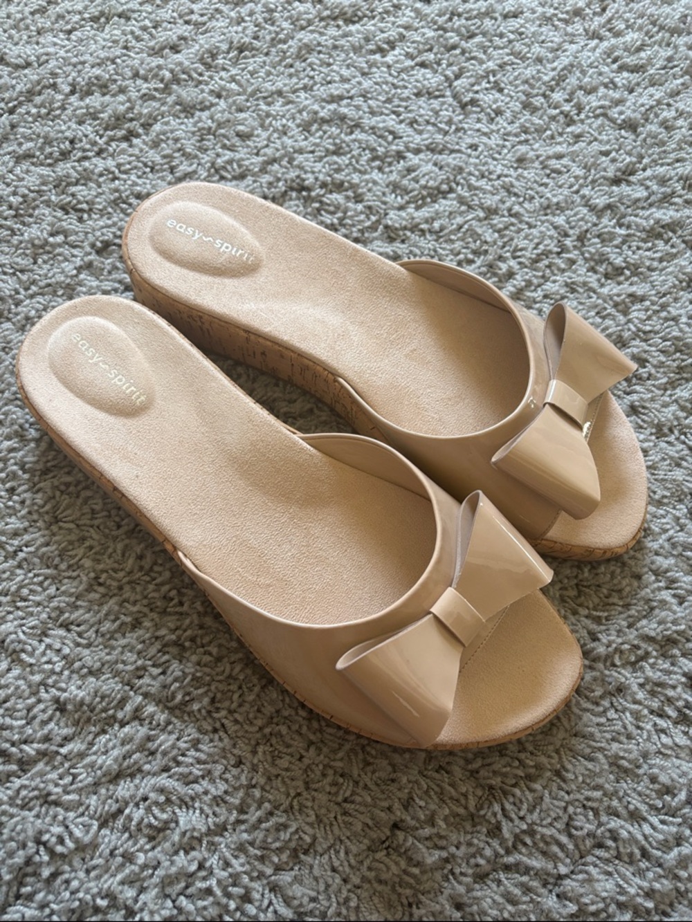 Easy Spirit Beige Patent Bow Slide Mules